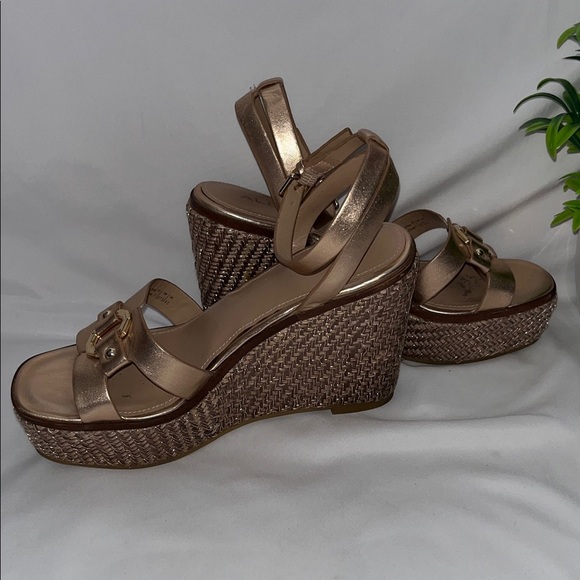 Aldo Gold Wedge Sandals with Buckle Detail used good condition - Picture 5 of 13